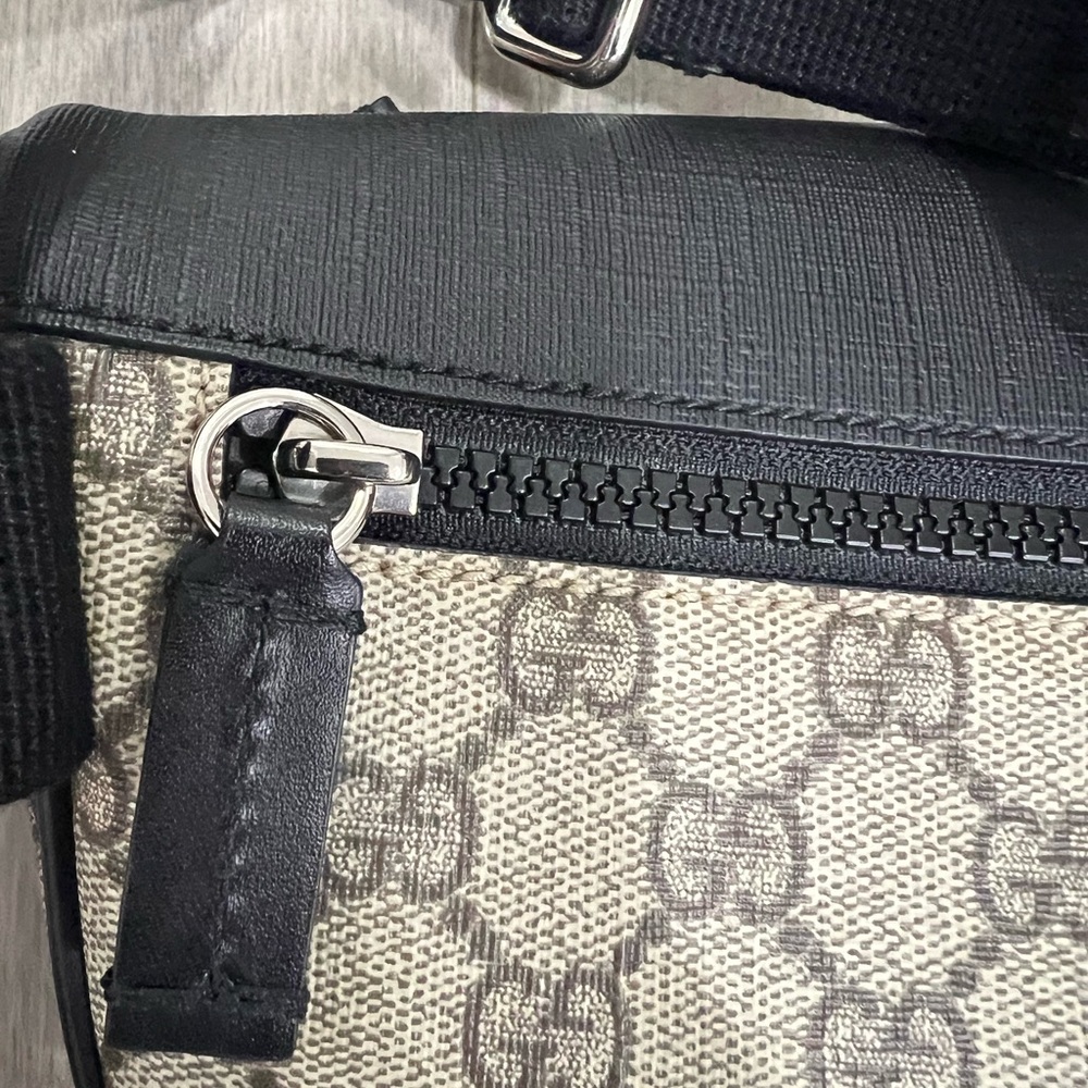Gucci Black and Beige Men's Belt Bag - Picture 4 of 16